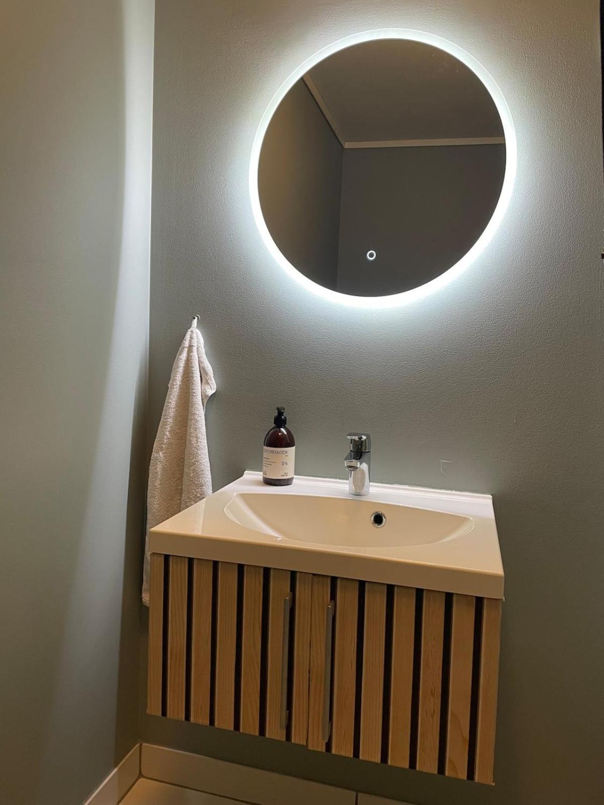 Apartamento Romslig Med To Soverom Pluss Hems Med Dobbeltseng Bergen